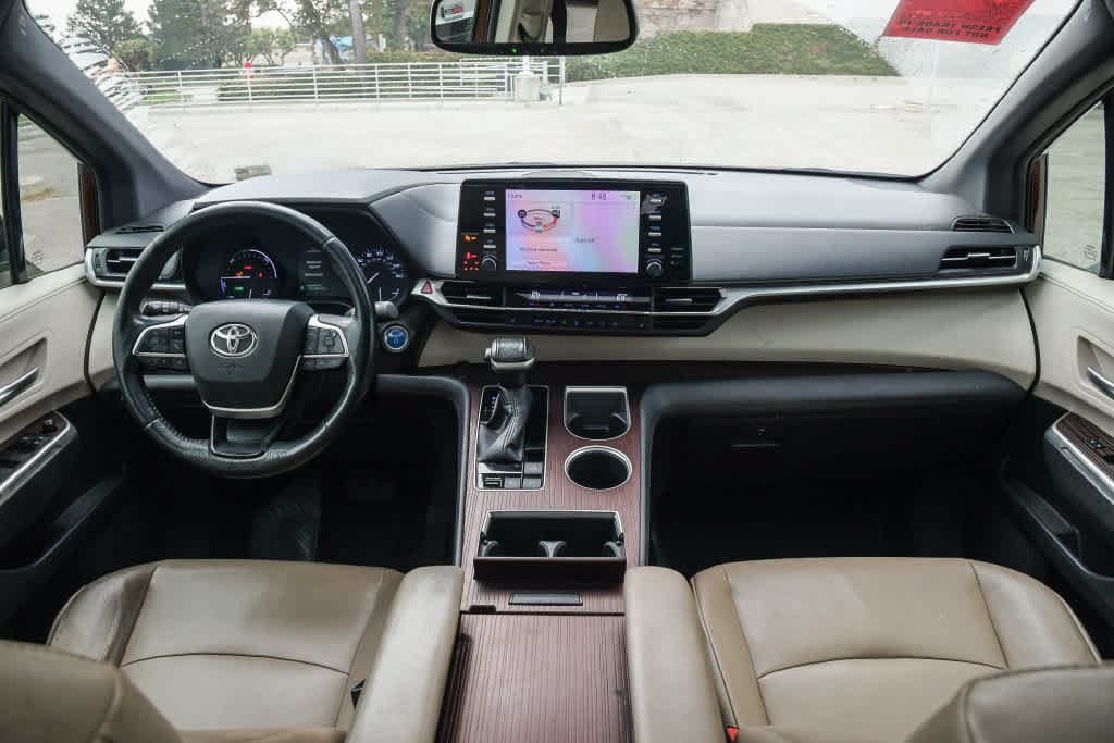 Used 2021 Toyota Sienna XLE FWD image 15