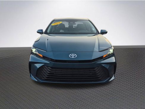 Used 2026 Toyota Camry LE image 3