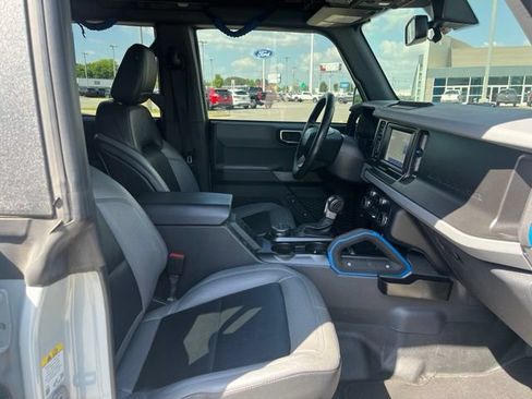Used 2022 Ford Bronco Black Diamond w/ Sasquatch Package AWD/4WD image 11