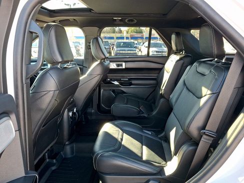 Used 2023 Ford Explorer ST w/ Equipment Group 401A image 10