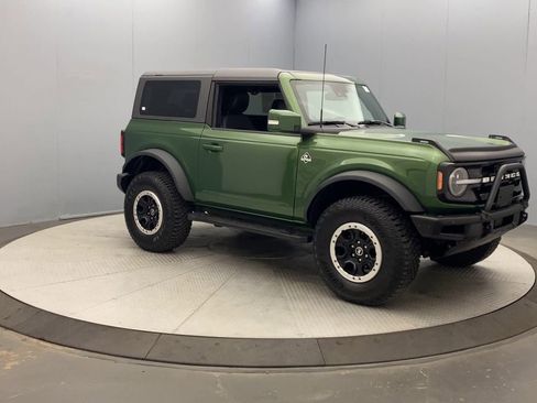 Used 2022 Ford Bronco Outer Banks w/ Sasquatch Package AWD/4WD image 7