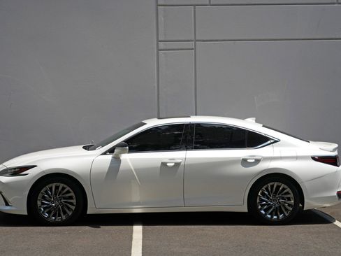 Used 2024 Lexus ES 300h w/ Accessory Package (Z2) FWD image 53