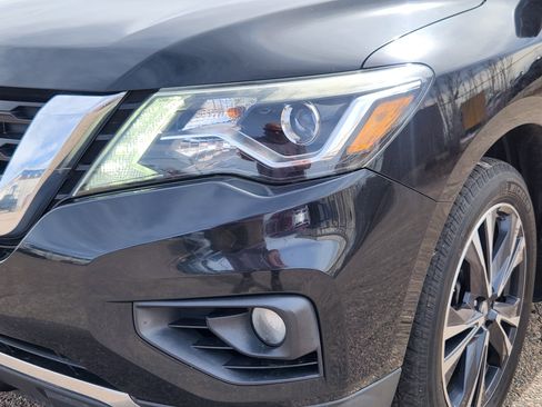 Used 2017 Nissan Pathfinder Platinum w/ Family Entertainment Package image 5