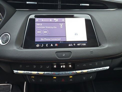 Used 2019 Cadillac XT4 Sport image 25