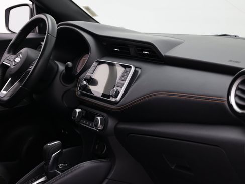 Used 2019 Nissan Kicks SR w/ SR Premium Package FWD image 41