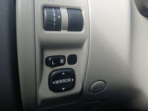 Used 2010 Subaru Forester 2.5X Premium image 31