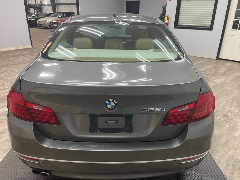 Used 2014 BMW 528i Sedan RWD image 9