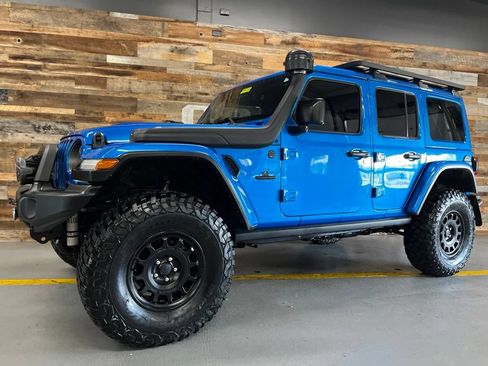 Used 2022 Jeep Wrangler Unlimited Rubicon w/ LED Lighting Group AWD/4WD image 12