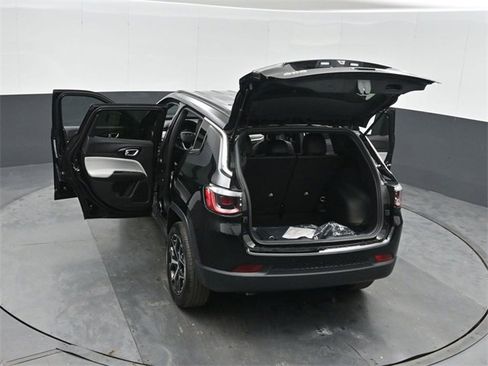 New 2026 Jeep Compass Limited w/ Mopar Graphics Package image 51