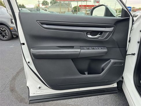 Used 2025 Honda CR-V LX image 13