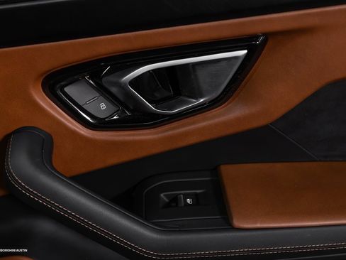 Used 2021 Lamborghini Urus image 39