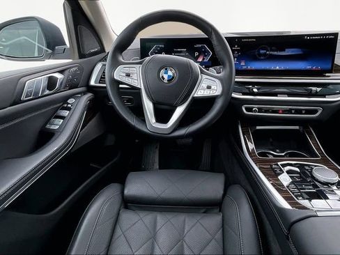 Used 2026 BMW X7 xDrive40i AWD/4WD image 5