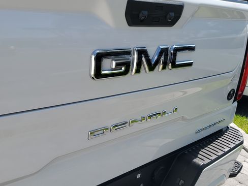 Used 2024 GMC Sierra 1500 Denali Ultimate AWD/4WD image 8