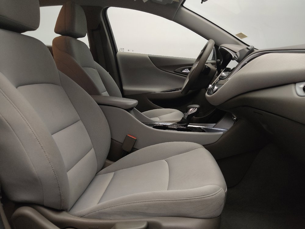 Used 2022 Chevrolet Malibu LT FWD image 21