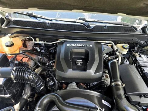 Used 2017 Chevrolet Colorado LT w/ LT Convenience Package image 10