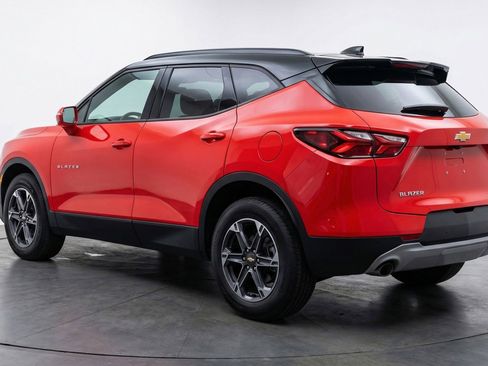 Used 2025 Chevrolet Blazer LT FWD image 6