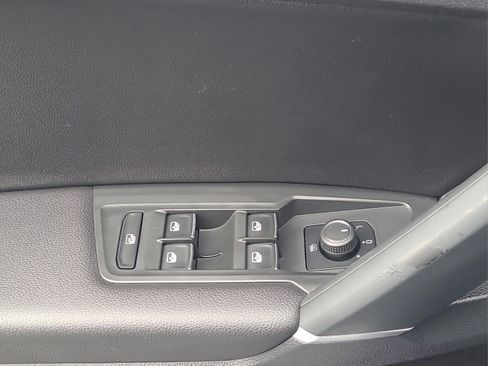 Used 2018 Volkswagen Tiguan SEL image 27