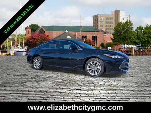 Used 2022 Toyota Avalon XLE image 1
