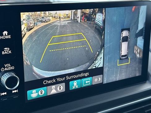 Certified 2025 Honda Pilot Black Edition image 19