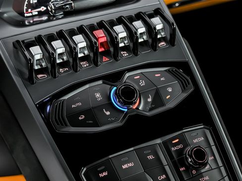 Used 2015 Lamborghini Huracan LP 610-4 image 35