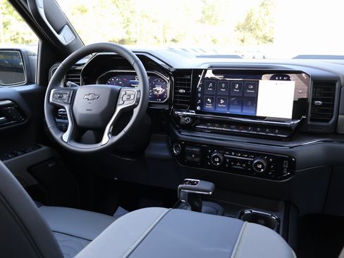 New 2026 Chevrolet Silverado 1500 ZR2 image 32