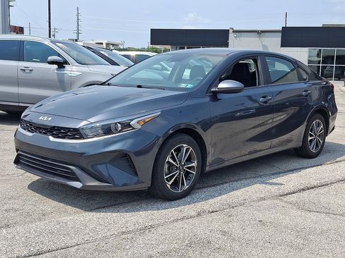 Certified 2024 Kia Forte LXS FWD image 6