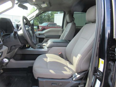 Used 2021 Ford F350 XLT w/ XLT Premium Package AWD/4WD image 25