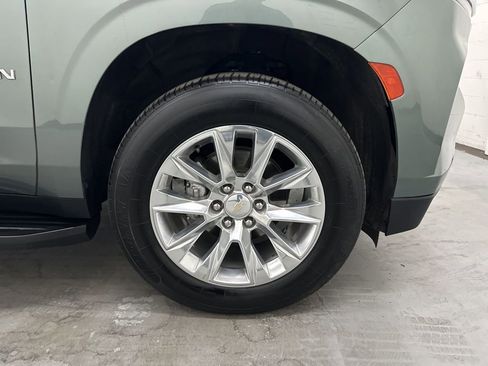 Used 2023 Chevrolet Suburban Premier image 59