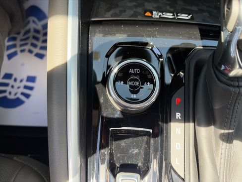 Used 2024 Chevrolet Colorado ZR2 w/ ZR2 Convenience Package III AWD/4WD image 60