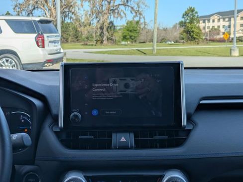 Used 2023 Toyota RAV4 SE image 20