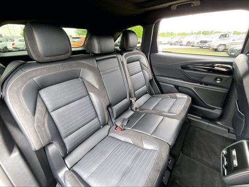 Used 2025 Lincoln Nautilus Reserve w/ Jet Appearance Package AWD/4WD image 17