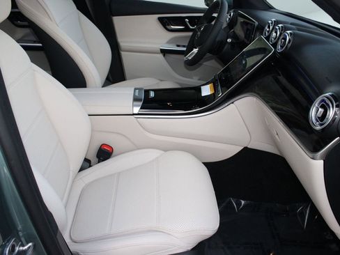 Used 2026 Mercedes-Benz GLC 300 image 32