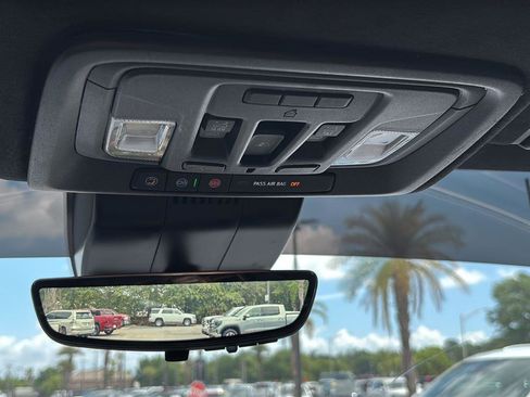 Certified 2024 GMC Sierra 2500 Denali Ultimate AWD/4WD image 38