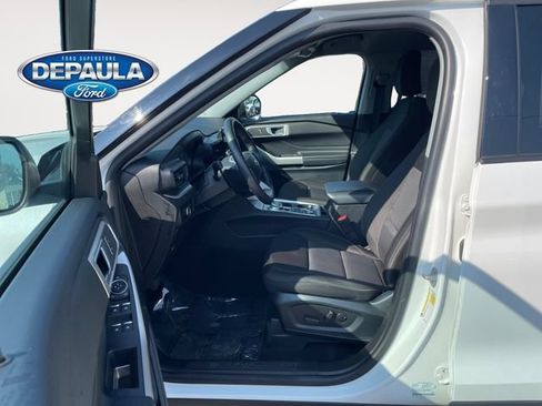 Used 2023 Ford Explorer XLT AWD/4WD image 11