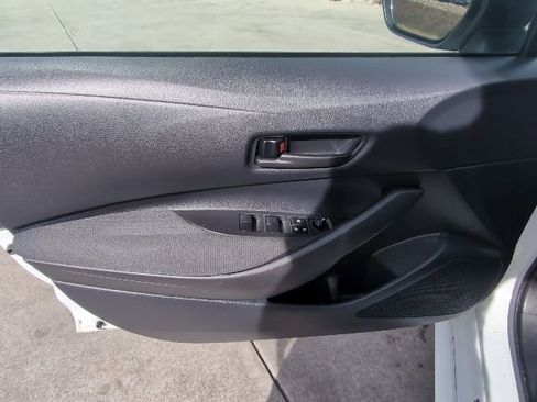 Used 2025 Toyota Corolla LE image 10