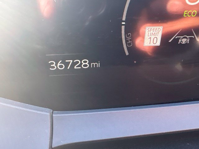Used 2024 Toyota Prius XLE FWD image 4