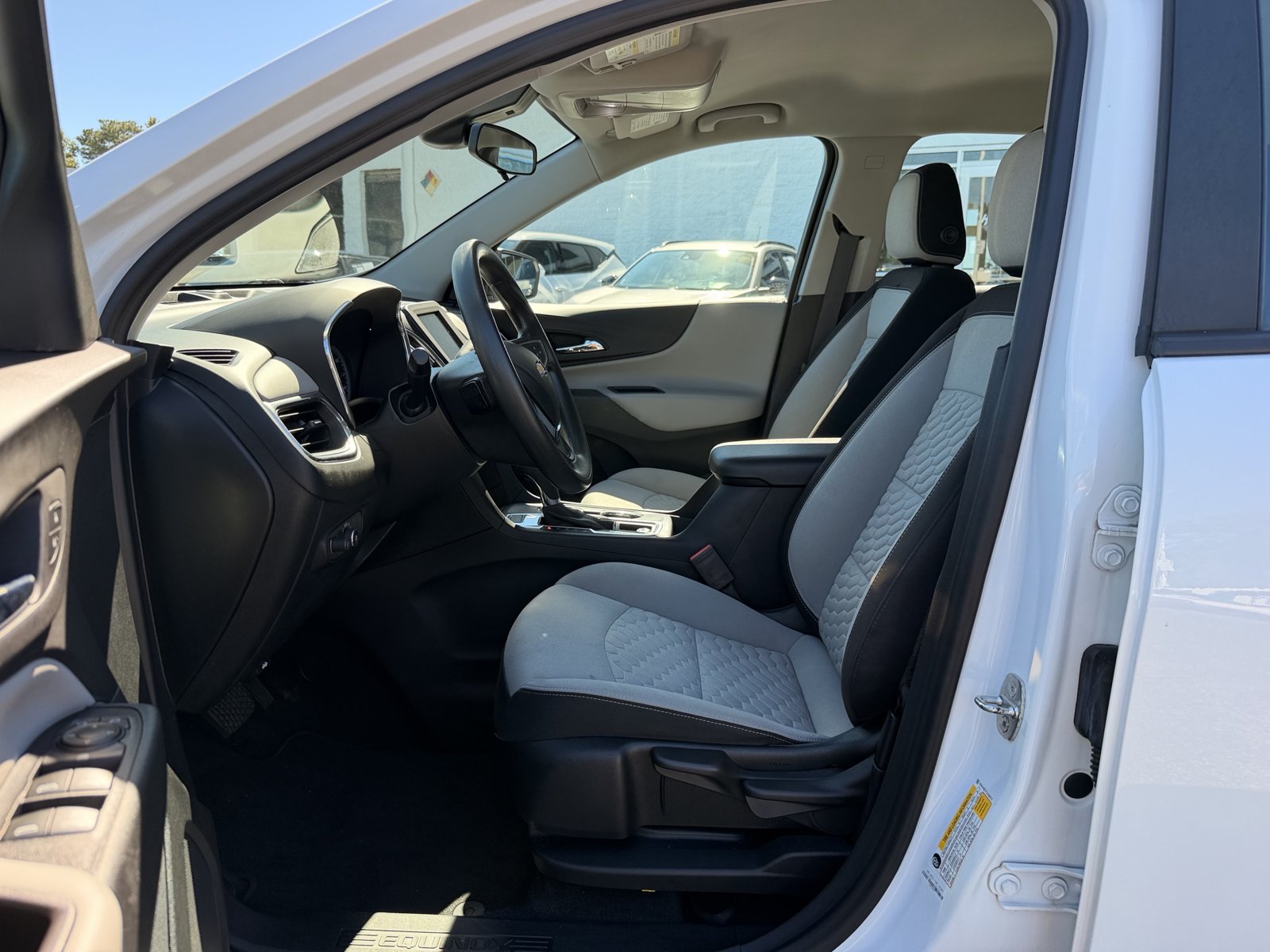 Used 2020 Chevrolet Equinox LS AWD/4WD image 14