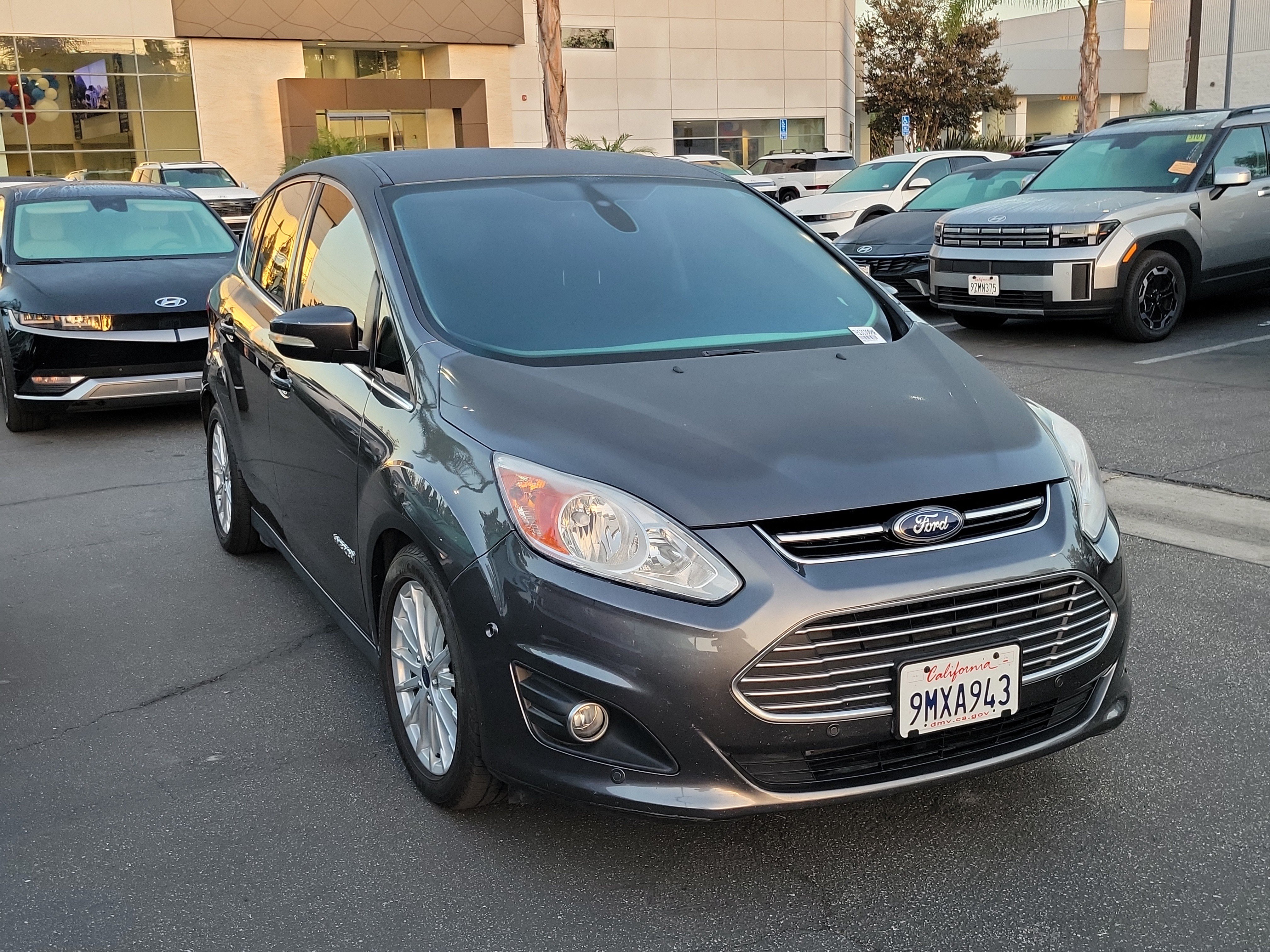 Used 2016 Ford C-MAX SEL w/ Equipment Group 303A FWD image 3