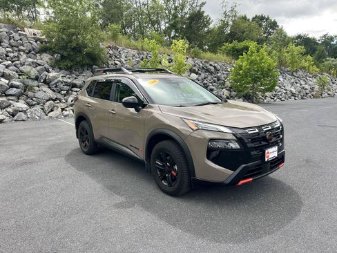 Used 2026 Nissan Rogue SV AWD/4WD image 27