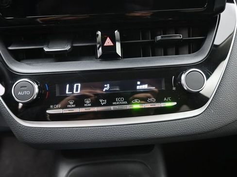 Used 2025 Toyota Corolla LE FWD image 9