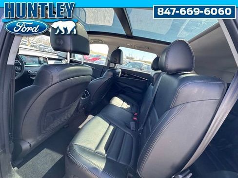 Used 2020 Kia Sorento EX image 17