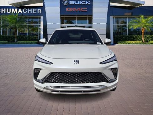 New 2026 Buick Envista Avenir image 2