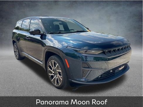 Used 2025 Jeep Wagoneer S Limited AWD/4WD image 2