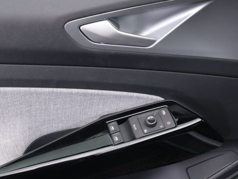 New 2026 Volkswagen ID.4 Pro image 24