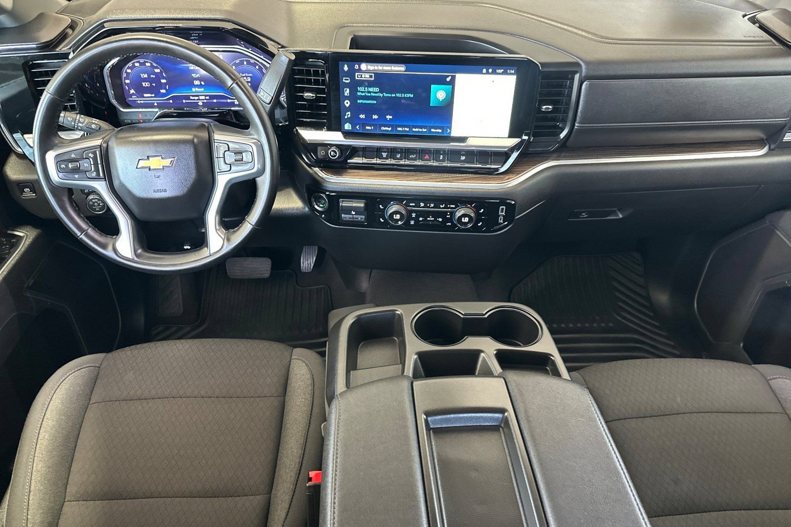 Used 2025 Chevrolet Silverado 2500 LT w/ Convenience Package AWD/4WD image 13