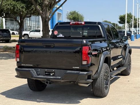 Used 2024 Chevrolet Colorado Trail Boss w/ Technology Package AWD/4WD image 5