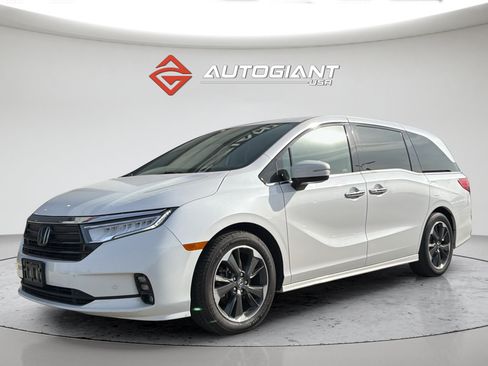 Used 2023 Honda Odyssey Elite image 3