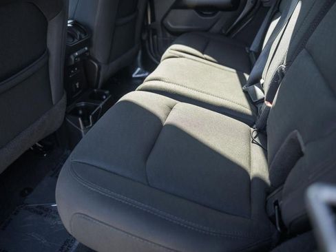 Used 2020 Jeep Wrangler Unlimited Sahara image 34