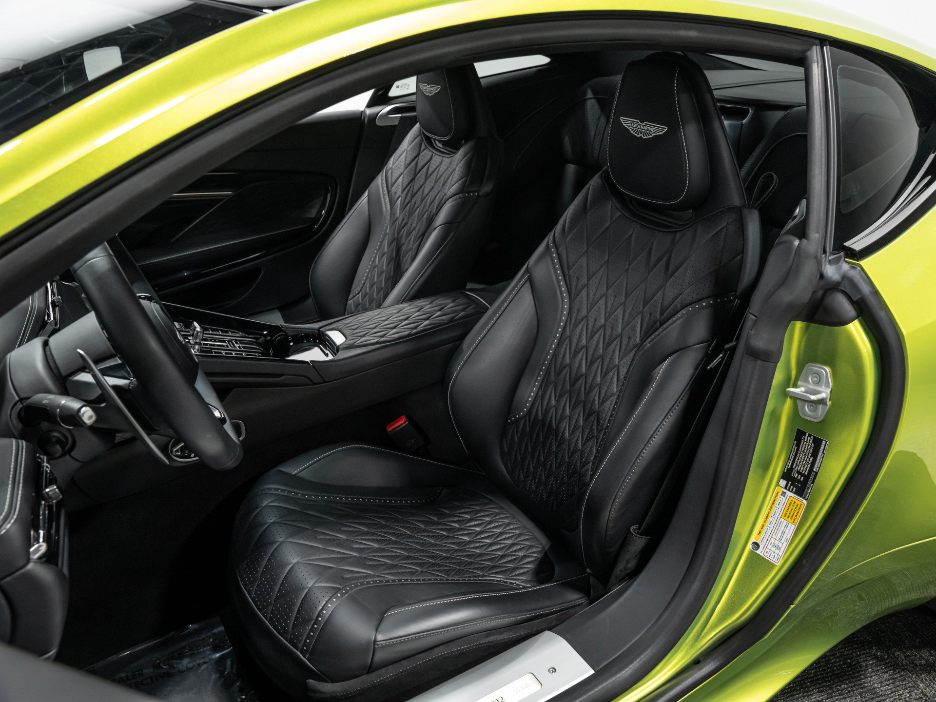 Used 2024 Aston Martin DB12 Coupe RWD image 36