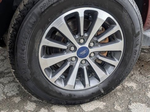 Used 2017 Ford Expedition XLT AWD/4WD image 10